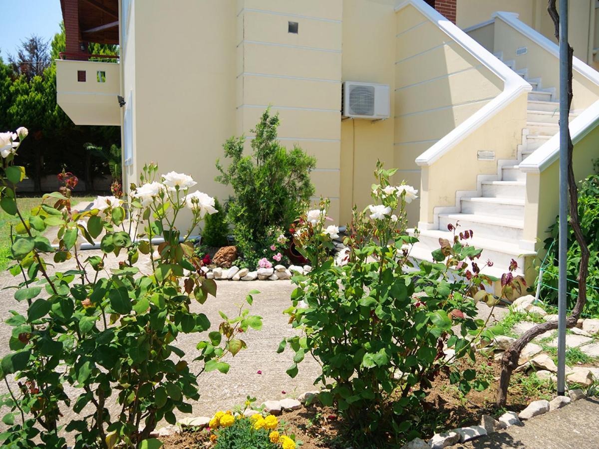 Villa Verde 200 Meters From The Beach Nea Iraklitsa ภายนอก รูปภาพ