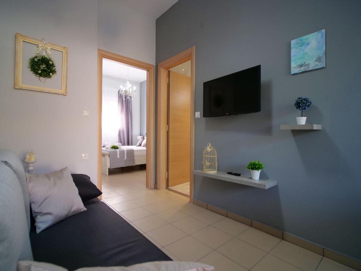 Villa Verde 200 Meters From The Beach Nea Iraklitsa ภายนอก รูปภาพ
