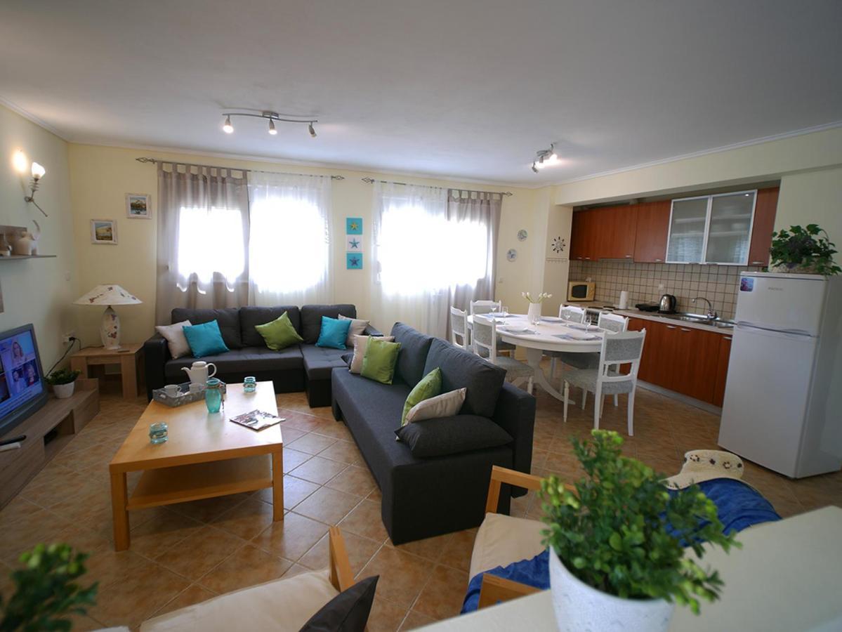 Villa Verde 200 Meters From The Beach Nea Iraklitsa ภายนอก รูปภาพ
